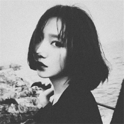 2020颓废黑白伤感孤独的高清女头像图片大全