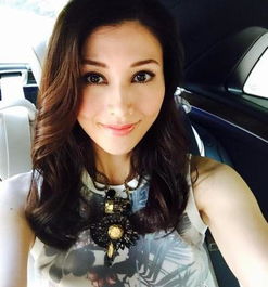 李嘉欣黎姿两大顶级女神亲密合影谁最美