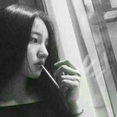 女生抽烟头像女生夹烟好看手势图片