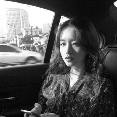 个性头像黑白女