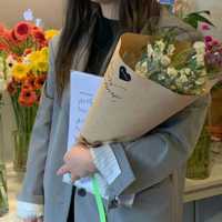 不露脸捧花的女生头像,女生头像图片