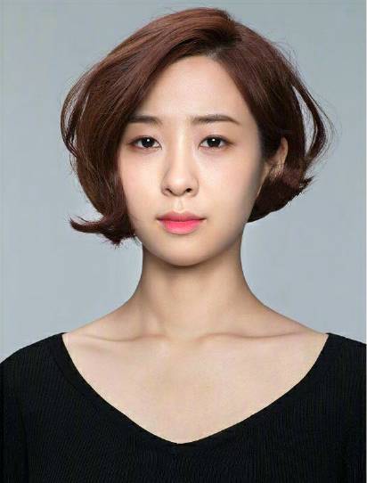 有图有真相微胖脸圆的女生短发和齐刘海造型