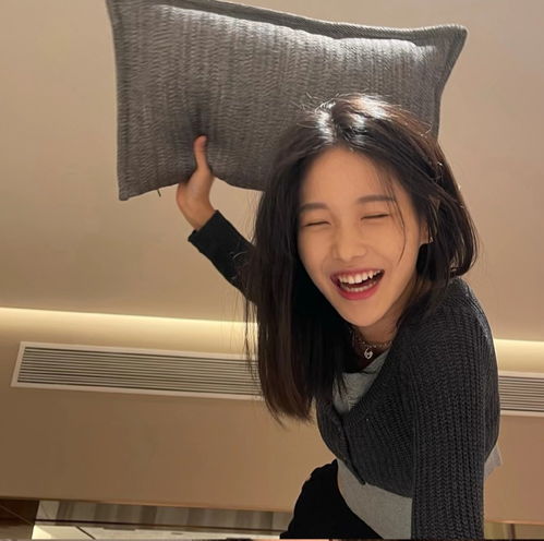 女生头像ins风优质泫雅