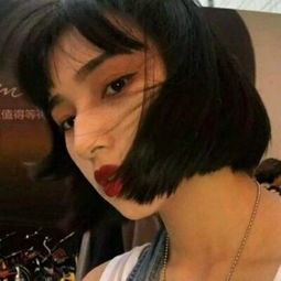 软萌可爱的女生萌娃正在和你招手