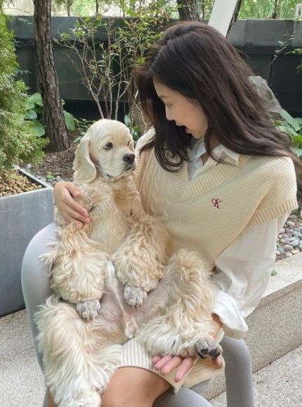 jennie和无辜狗子的亲密情侣装,搞笑今天是情人节搭配