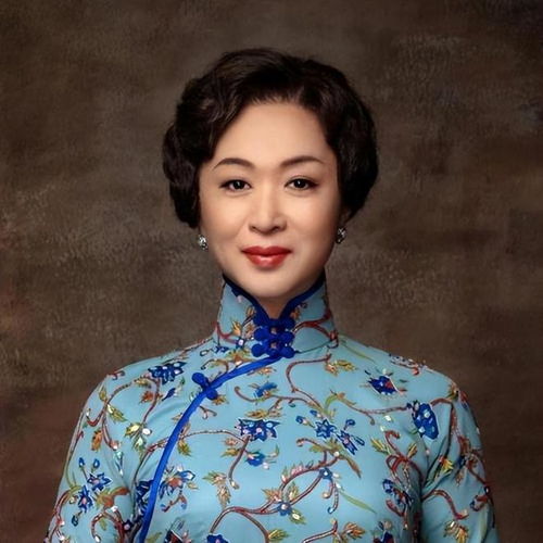中国的11位变性明星,有人12年换了7张脸,有人只是想找刺激
