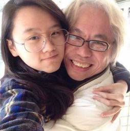 爷孙恋女主林靖恩近日在网上发布和李坤城的合照再抢头条
