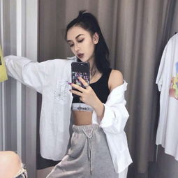爱情里被思念围绕的女生图片