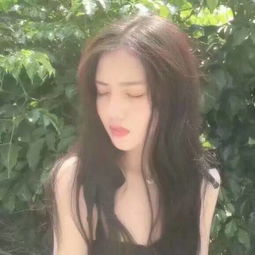 绿色系女生头像,浅绿就好,如下