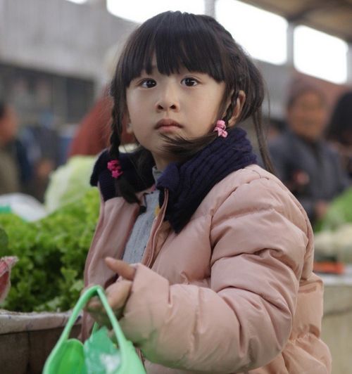 爸爸去哪儿中的萌娃都咋样了森碟变女装田亮,王诗龄活在美颜世界