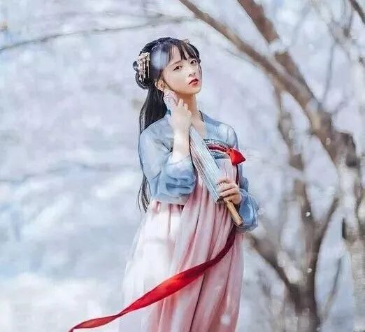 汉服衣袂背后的文化乌托邦