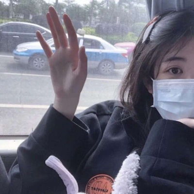 丧的头像女生伤感真人黛博拉
