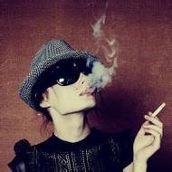 qq头像女生霸气超拽酷吸烟的女人图片