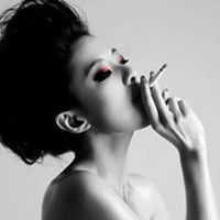 女生抽烟头像是它一直陪伴着寂寞的我