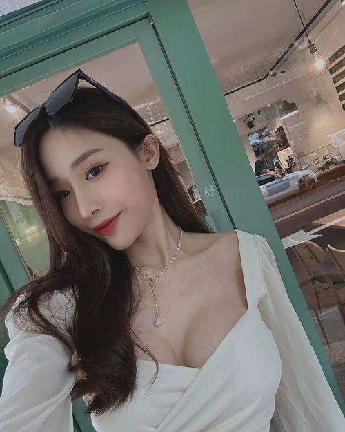 台湾省美女博主生活美照秋冬新品绝美身材