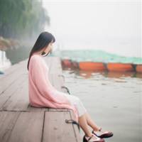 谁都不是谁的谁忧伤女生qq头像