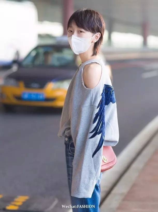 杨幂周冬雨到底有几件卫衣,这件秋季爆款你入手了没