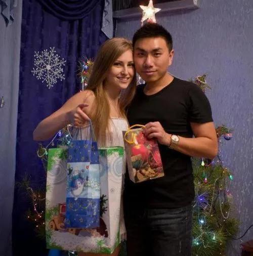 高考落榜,出国娶18岁乌克兰美女,住千万豪宅,这个河北小伙厉害