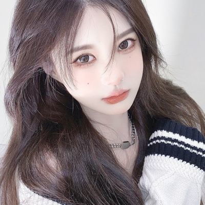 网红照片头像女生霸气斑马线