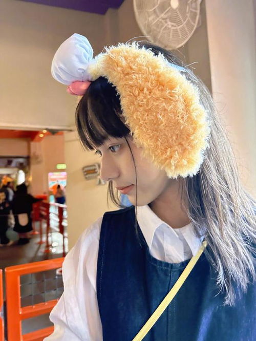 14岁刘楚恬近照出落成文艺美少女,侧脸完美,有望参演难哄