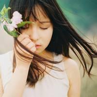 悲伤的qq女头像悲伤女生