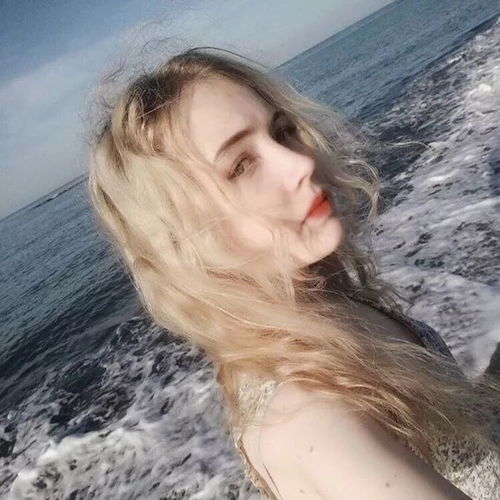 头像既然爱谁都没有结果不如见一个爱一个咯
