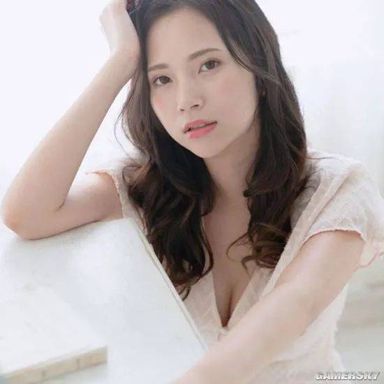 女大学生出道写真偶像高学历樱花妹街山美穗