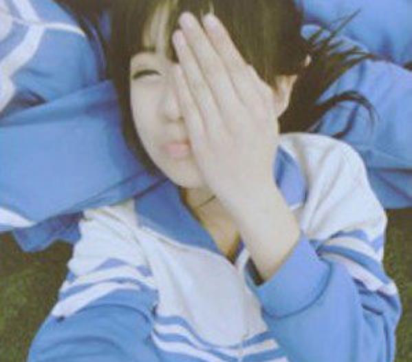 穿深圳校服女生头像校服