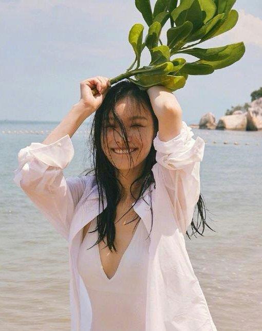 快放弃白衬衫吧真正有品位的女人现都穿这3款衬衫,时髦显气质