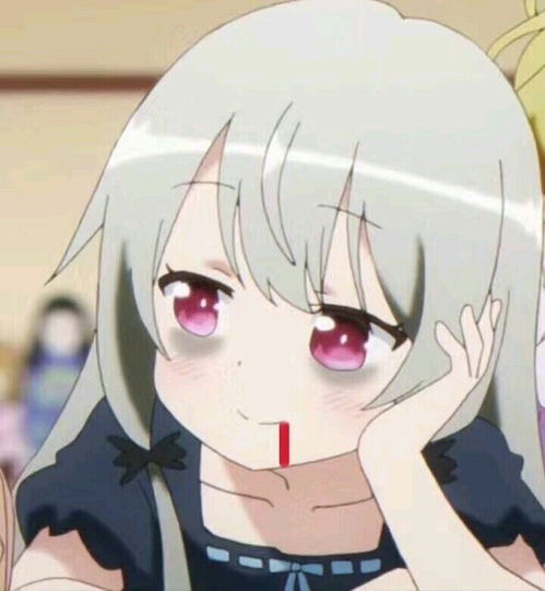 二次元头像少女水边站立好照片