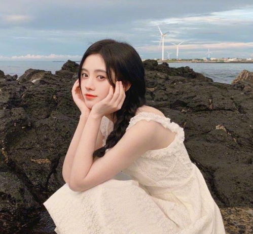 鞠婧祎走红前的练舞照被曝光,看到镜子中的身材,这谁顶得住