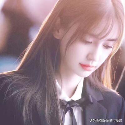 angelababy不忘陪伴儿子小海绵,美女妈妈同样精彩美丽