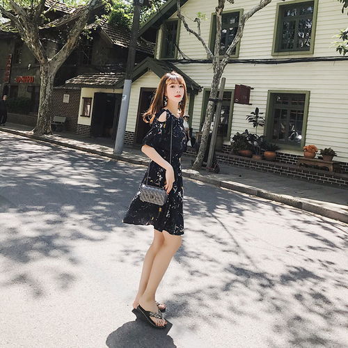 时尚清新的连衣裙,优雅大气,尽显甜美气质