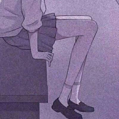 灰白头像女生卡通下半身