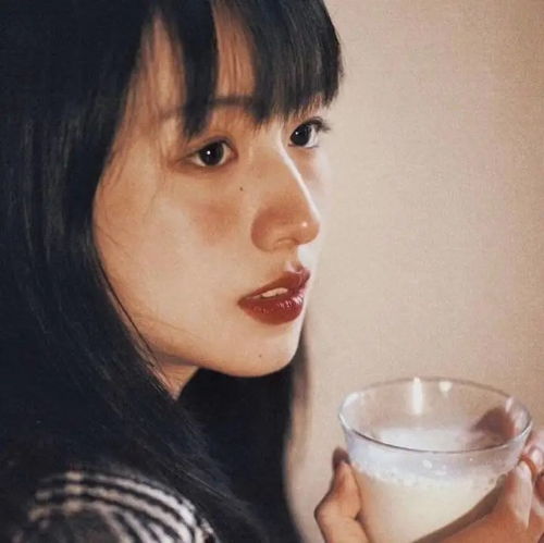港风女生头像你有你的清欢渡,我有我的不归路