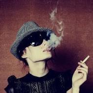 qq头像女生霸气超拽酷吸烟的女人图片