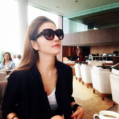身材颜值完爆20多岁的小姑娘,42岁的她只做了这一点