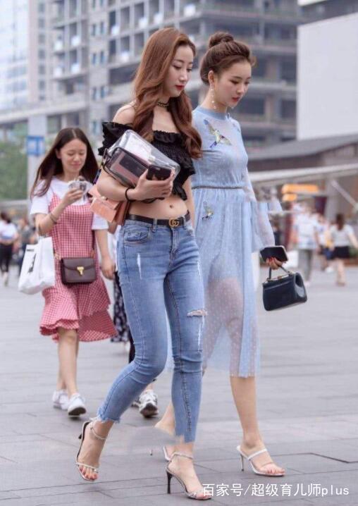 打底裤小姐姐爱美的女生,衣橱少不了打底裤穿出别样气质