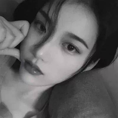 微信头像女生黑白超酷女头像
