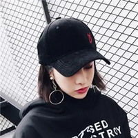 女生侧面头像带帽