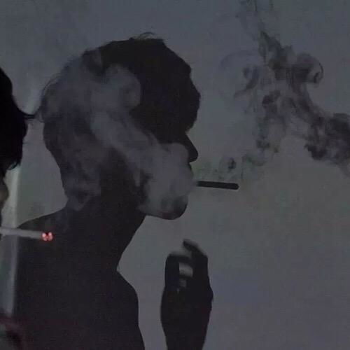 情侣头像有没有那种真人头像但是头是很模糊或者看不到的
