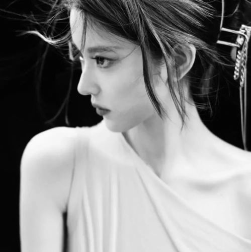 真人女头黑白世界冷淡无情