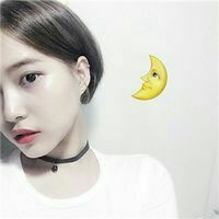 照片短发女生头像的背面照片酷酷