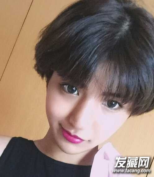 美眉美美的空气刘海图片欣赏