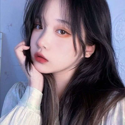qq女生头像高冷御姐范可以为爱勇敢但不能为爱糊涂