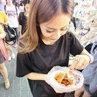 吃货女生萌萌哒