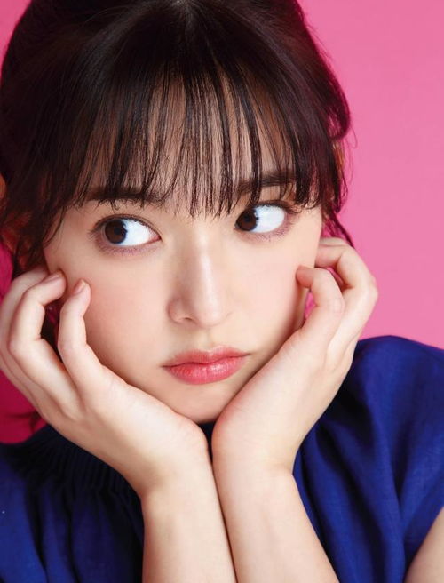 日本气质美女矢作穂香,精致长相仿佛真人洋娃娃,甜美笑容超迷人
