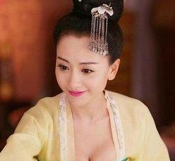 杨蓉美得像天仙,而且大凶诱惑