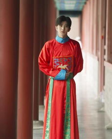 蔡徐坤首档综艺就捆绑热巴组cp,清剧朝服造型包袱比鹿晗还重