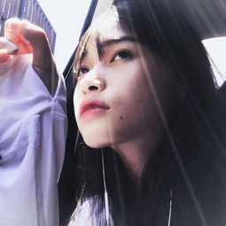 所有的好事不是不来而是在等红绿灯阳光好看清新女生头像